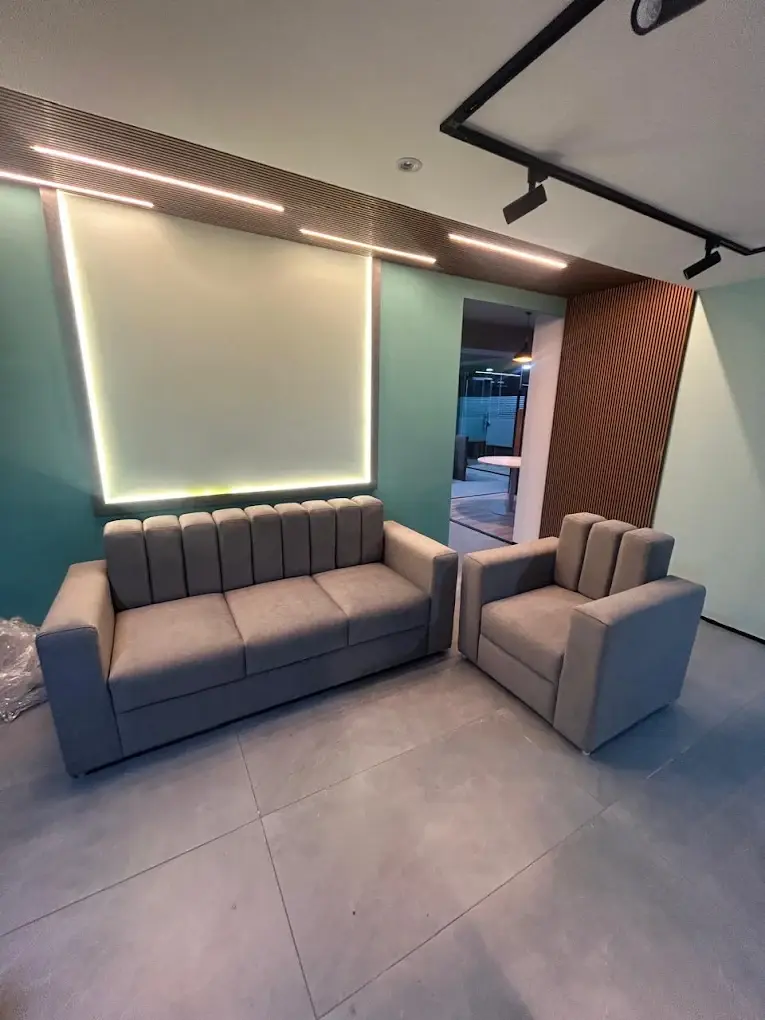 Commercial reception interior by IDC Architects